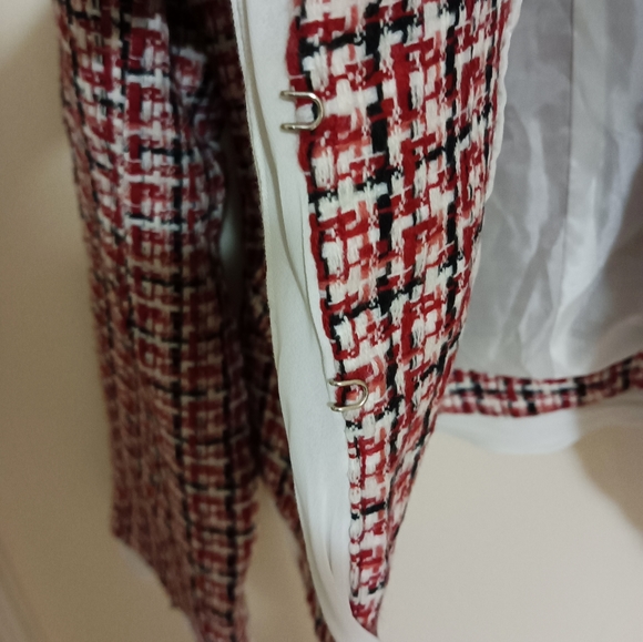 Blazer - Picture 4 of 8